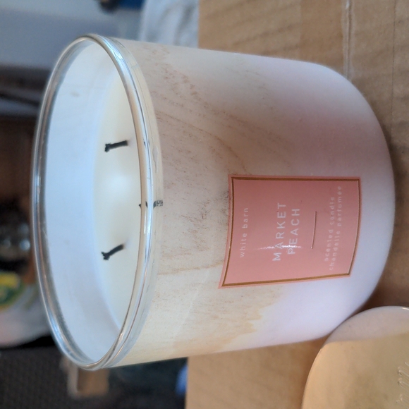 B&BW Market Peach 3-wick candle - Picture 3 of 3